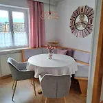 Mit Kueche & Kleines Gaestezimmer Lisi Ohne Kueche Im Obergeschoss - 2 Separate Einheiten - Nahe Salzburg, Ideal Fuer Familien & Durchreise * Kuchl