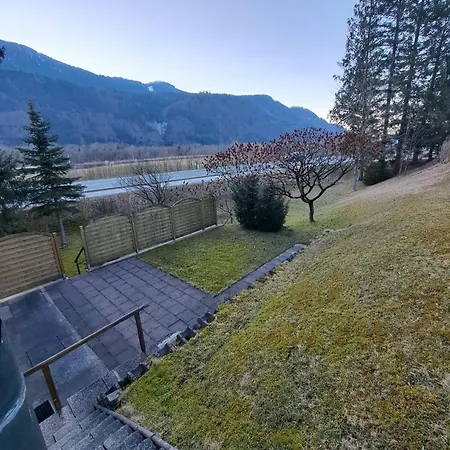 Apartment Lisi - Naehe Salzburg, Fuer Durchreise, Skifahrer, Wanderungen, Besichtigungen, Radfahrer, Familien, Paare *