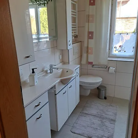 Mit Kueche & Kleines Gaestezimmer Lisi Im Obergeschoss- 2 Separate Einheiten - Nahe Salzburg, Ideal Fuer Familien & Durchreise * Kuchl