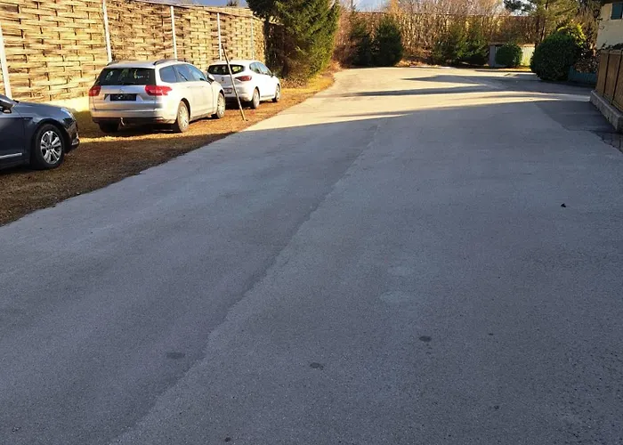 Lisi - Naehe Salzburg, Fuer Durchreise, Skifahrer, Wanderungen, Besichtigungen, Radfahrer, Familien, Paare Apartmán Kuchl