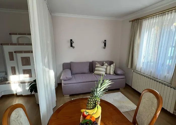 Mit Kueche & Kleines Gaestezimmer Lisi Im Obergeschoss- 2 Separate Einheiten - Nahe Salzburg, Ideal Fuer Familien & Durchreise