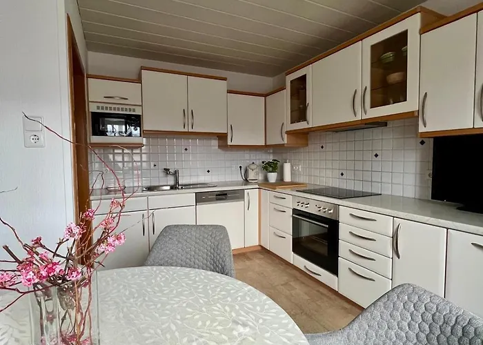 דירה Mit Kueche & Kleines Gaestezimmer Lisi Im Obergeschoss- 2 Separate Einheiten - Nahe Salzburg, Ideal Fuer Familien & Durchreise *