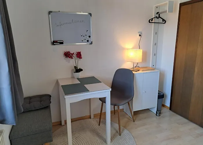 Mit Kueche & Kleines Gaestezimmer Lisi Im Obergeschoss- 2 Separate Einheiten - Nahe Salzburg, Ideal Fuer Familien & Durchreise דירה