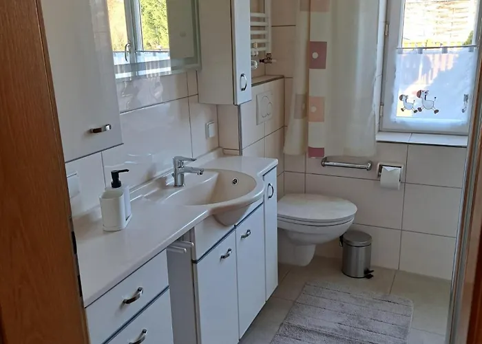 Mit Kueche & Kleines Gaestezimmer Lisi Im Obergeschoss- 2 Separate Einheiten - Nahe Salzburg, Ideal Fuer Familien & Durchreise * Kuchl